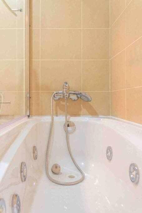 Apartment Central House كاستيون ذي لا بلاند المظهر الخارجي الصورة