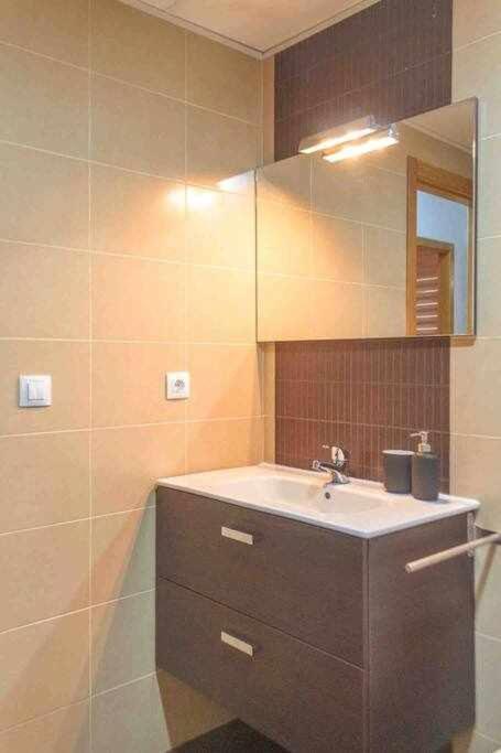 Apartment Central House كاستيون ذي لا بلاند المظهر الخارجي الصورة